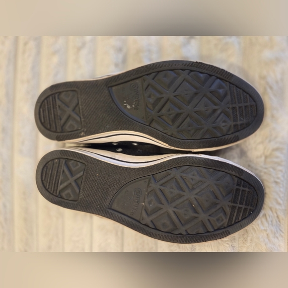 Converse Black and White Sneakers - Picture 4 of 7